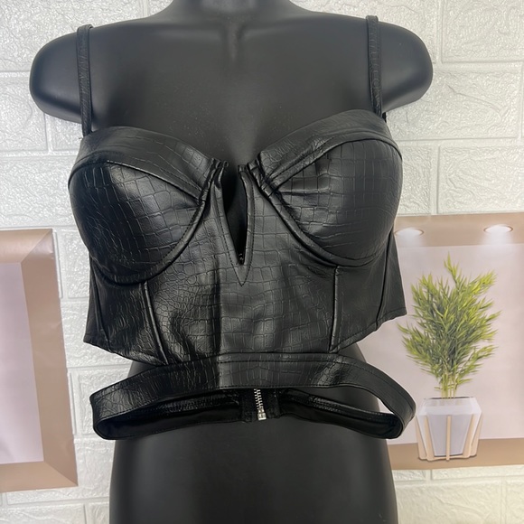 Leather Cami Top with cut outs size medium - Picture 3 of 6